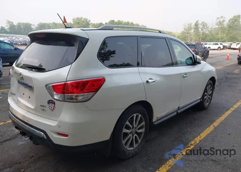 2015 Nissan Pathfinder Platinum/S/Sl/Sv z USA, uszkodzony, nr VIN 5N1AR2MM4FC700691